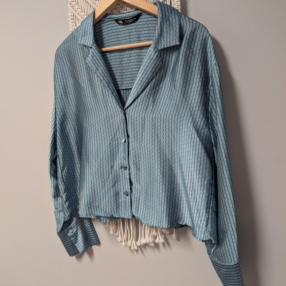 Bundle Of 2 Abercrombie And Zara Blouses Striped Blue Floral Black Satin V Neck - Picture 7 of 9